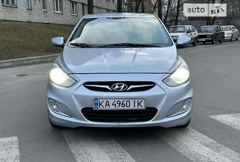 Седан Hyundai Accent 2012 в Путивлі