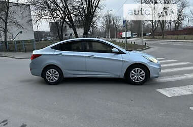 Седан Hyundai Accent 2012 в Путивле