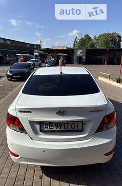 Седан Hyundai Accent 2011 в Кривом Роге