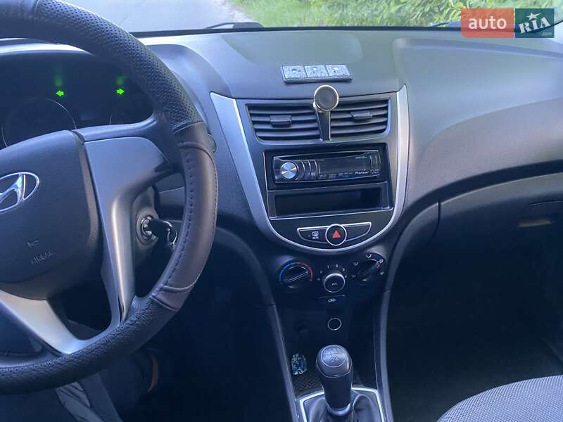 Седан Hyundai Accent 2011 в Полтаві