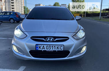 Седан Hyundai Accent 2011 в Вишневом
