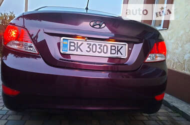 Седан Hyundai Accent 2011 в Ровно