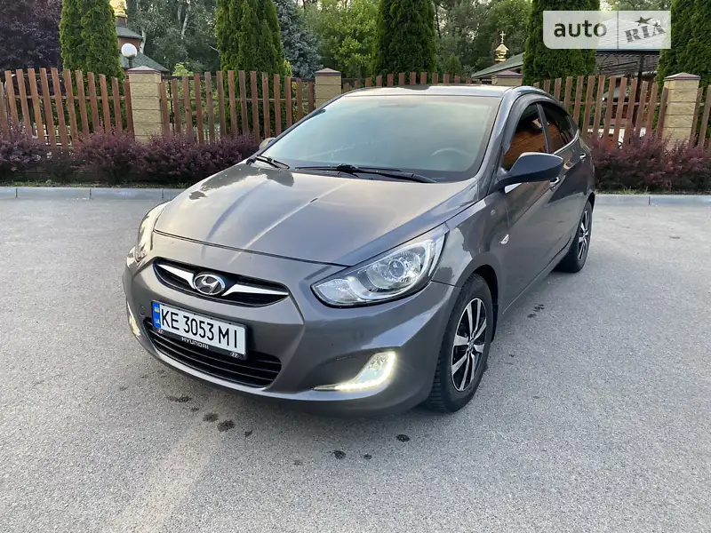 Hyundai Accent 2012