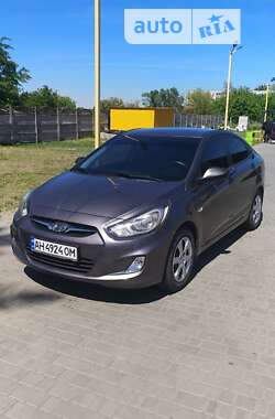 Седан Hyundai Accent 2013 в Павлограді
