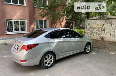 Седан Hyundai Accent 2011 в Умані