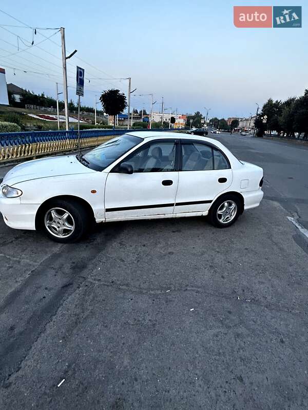 Седан Hyundai Accent 1998 в Черкасах
