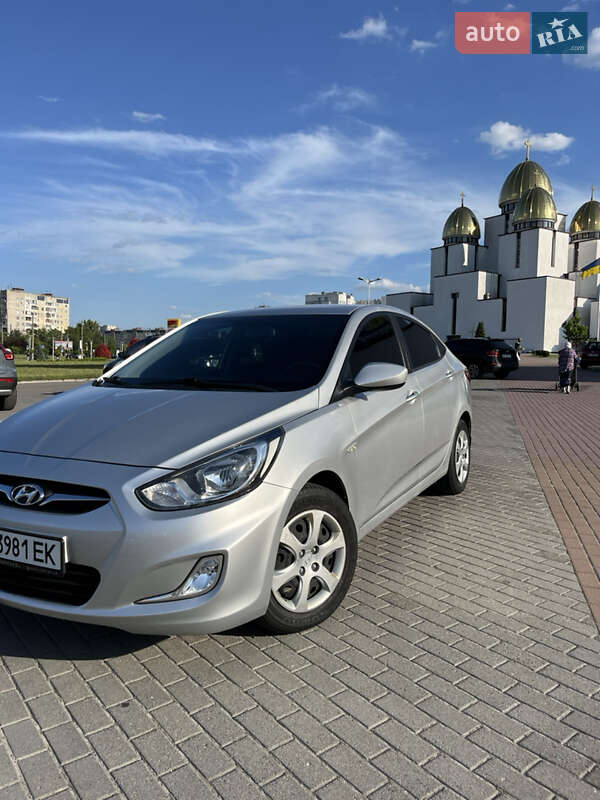 Седан Hyundai Accent 2012 в Львове