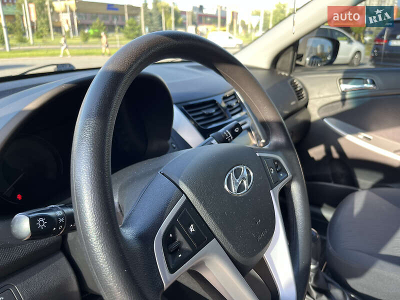 Седан Hyundai Accent 2012 в Львове