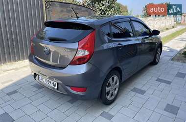 Хэтчбек Hyundai Accent 2012 в 