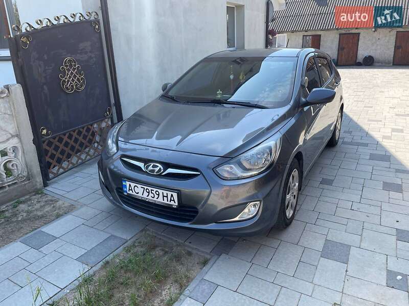 Хэтчбек Hyundai Accent 2012 в Нововолынске фото 8 Хэтчбек Hyundai Accent 2012 в Нововолынске