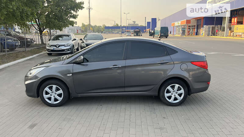 Седан Hyundai Accent 2013 в Сумах