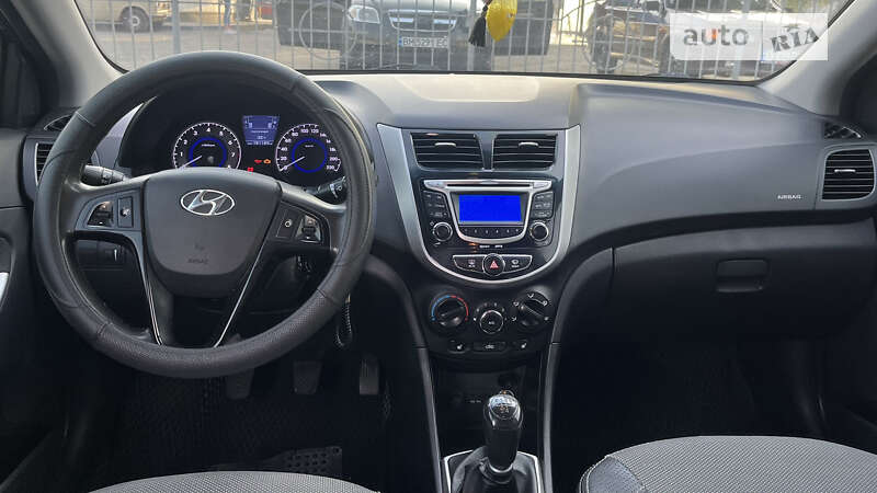 Седан Hyundai Accent 2013 в Сумах