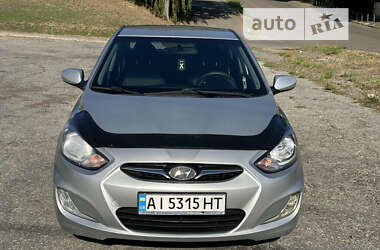 Седан Hyundai Accent 2014 в Ржищеві