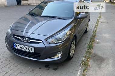 Хэтчбек Hyundai Accent 2012 в Киеве