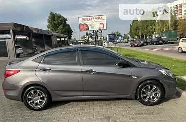 Седан Hyundai Accent 2011 в Софиевской Борщаговке