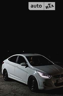 Седан Hyundai Accent 2013 в Полтаве