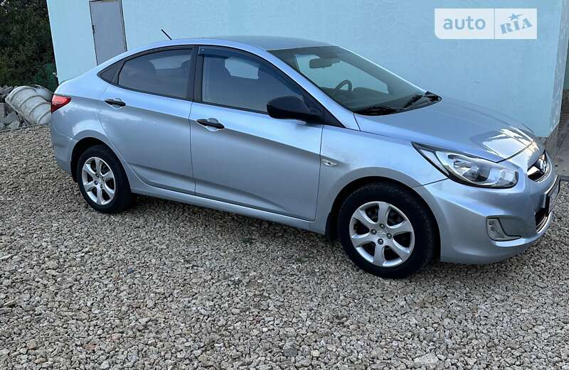 Седан Hyundai Accent 2011 в Черноморске