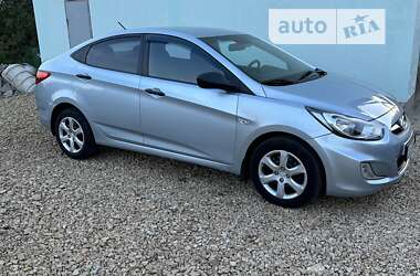 Седан Hyundai Accent 2011 в 
