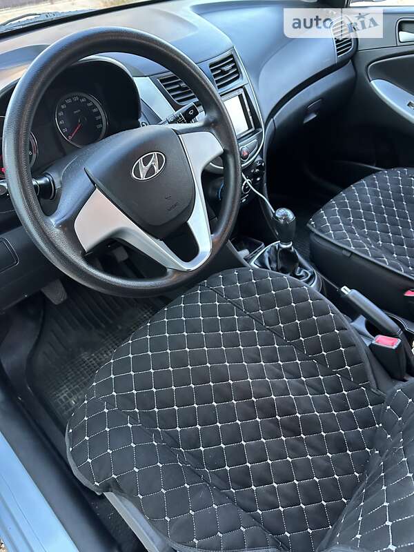 Седан Hyundai Accent 2011 в Черноморске