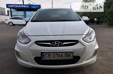 Hyundai Accent 2012