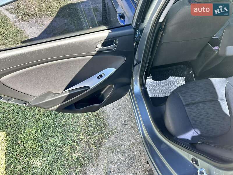 Седан Hyundai Accent 2018 в Решетиловке