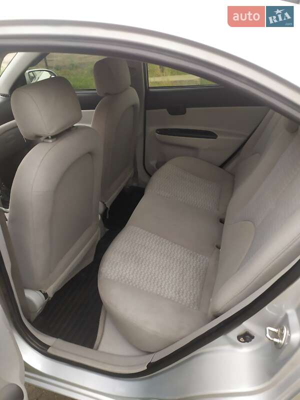 Седан Hyundai Accent 2008 в Гребінці