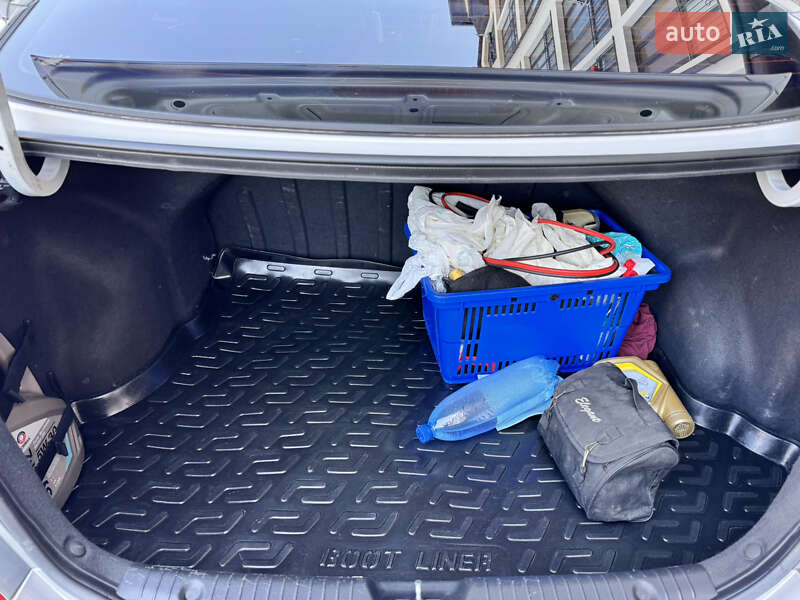 Седан Hyundai Accent 2011 в Києві