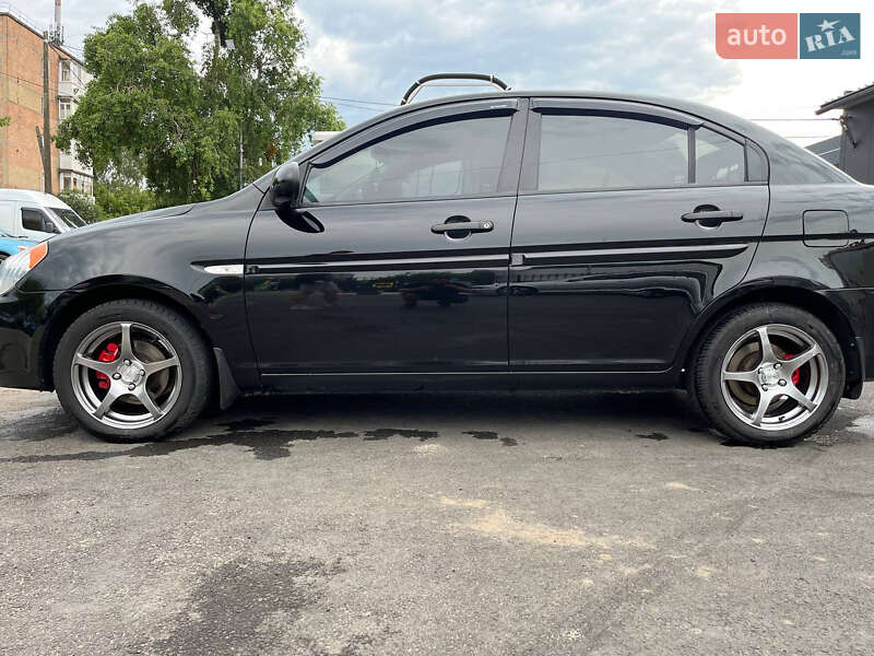 Седан Hyundai Accent 2008 в Коростене