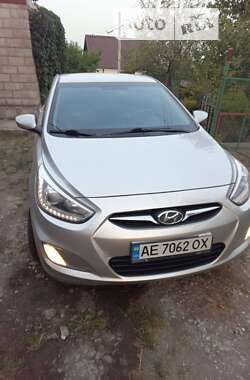 Седан Hyundai Accent 2013 в Дніпрі