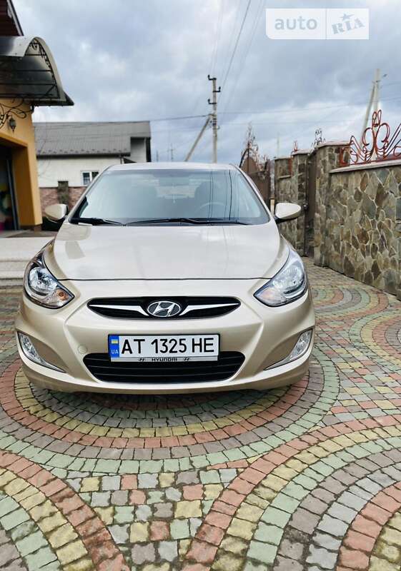 Седан Hyundai Accent 2011 в Ивано-Франковске