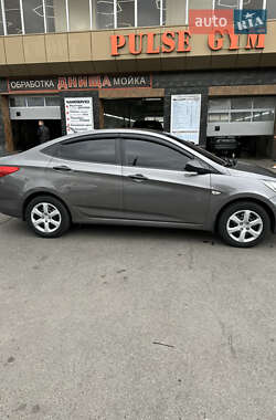Седан Hyundai Accent 2011 в 