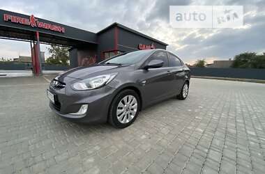 Седан Hyundai Accent 2012 в Вільшанці