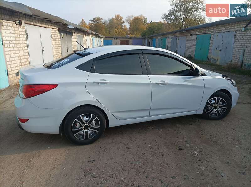 Седан Hyundai Accent 2018 в Павлограді
