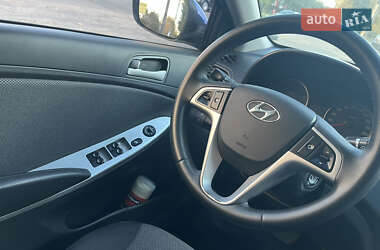 Седан Hyundai Accent 2013 в Лубнах