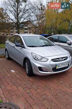 Седан Hyundai Accent 2013 в Ровно