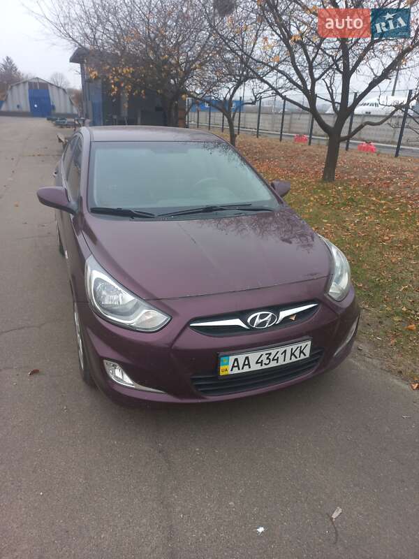 Седан Hyundai Accent 2013 в Киеве