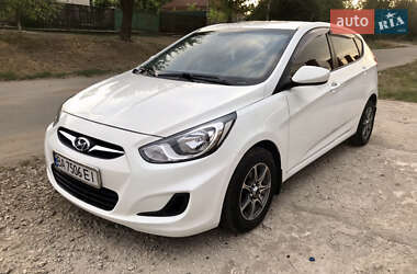 Хетчбек Hyundai Accent 2011 в Малій Висці