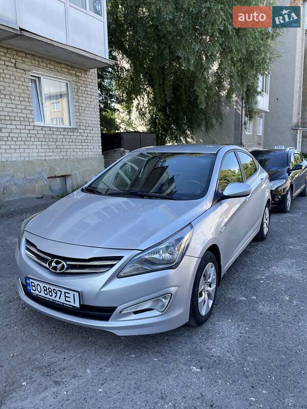 Седан Hyundai Accent 2016 в Лановцах