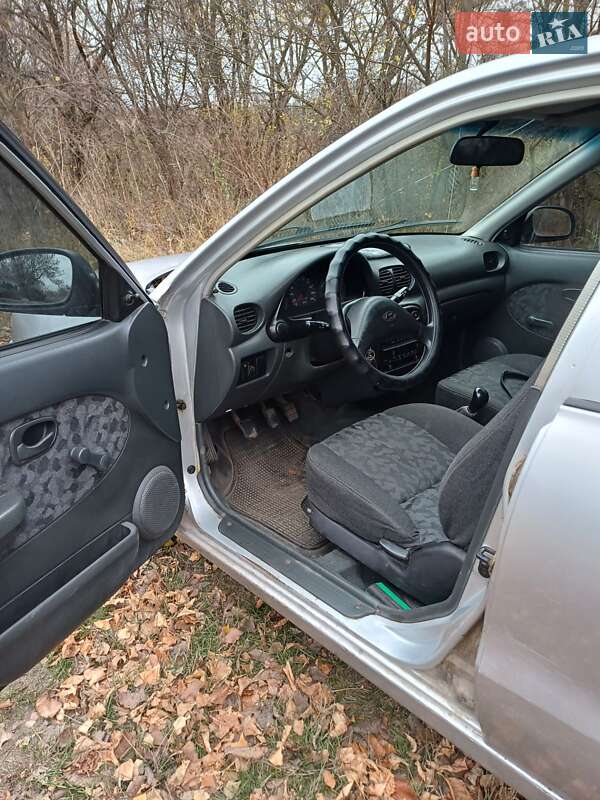 Седан Hyundai Accent 1996 в Смеле