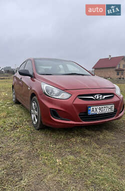 Седан Hyundai Accent 2013 в Чернівцях