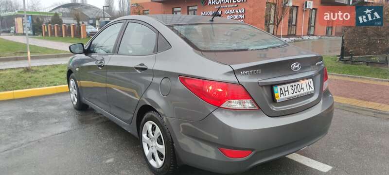 Седан Hyundai Accent 2013 в Кам'янець-Подільському