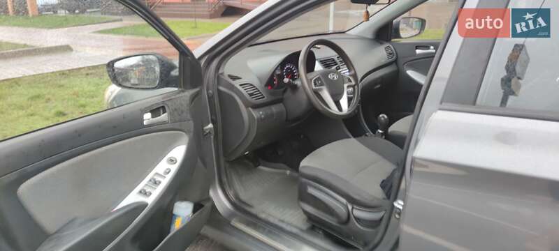 Седан Hyundai Accent 2013 в Кам'янець-Подільському