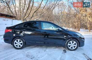 Седан Hyundai Accent 2013 в Чернигове