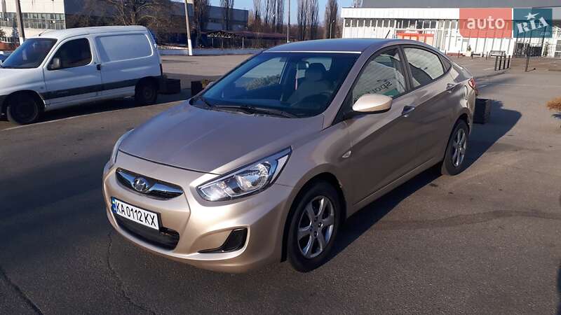Hyundai Accent 2011