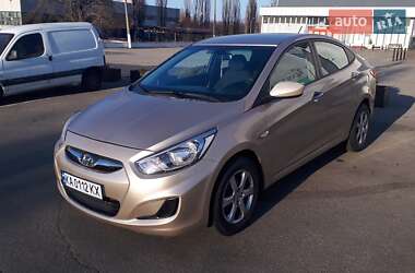 Седан Hyundai Accent 2011 в Києві