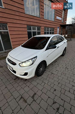 Седан Hyundai Accent 2013 в Верховині