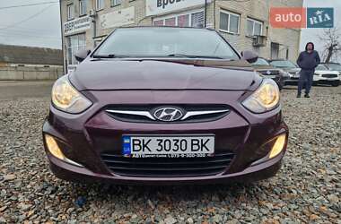 Седан Hyundai Accent 2011 в Смеле