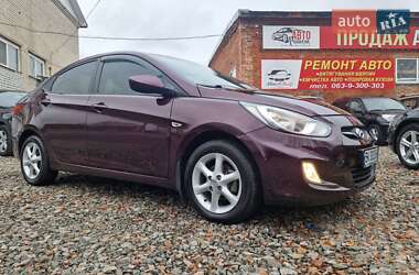 Седан Hyundai Accent 2011 в Смеле