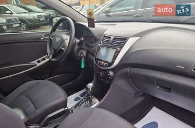 Седан Hyundai Accent 2011 в Смеле