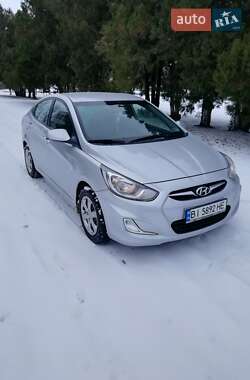 Седан Hyundai Accent 2012 в Карлівці